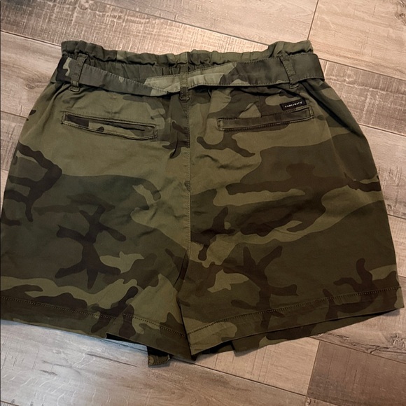 Sanctuary Camouflage Women's Shorts - Picture 3 of 3